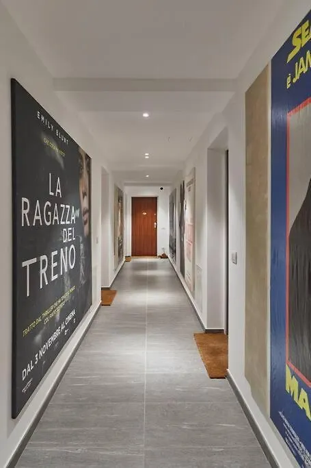 Bright Two-Room Apartment Milano 0*,  Italien
